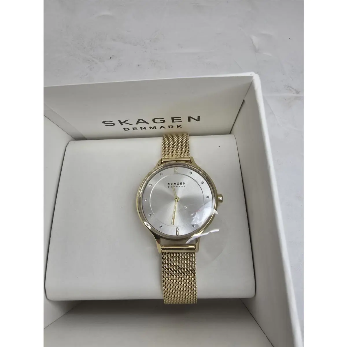 Skagen Anita Lille Wrist Watch For Women Gold Color and Mesh Band - Dial: White, Band: Gold, Bezel: Gold