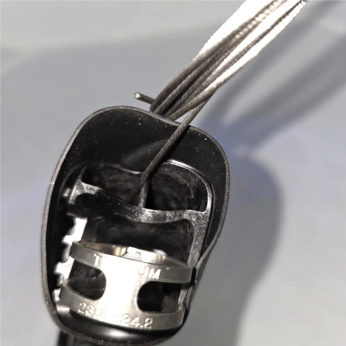 Shimano  - LEFT - LEFT - ST-R9250 - Black 16