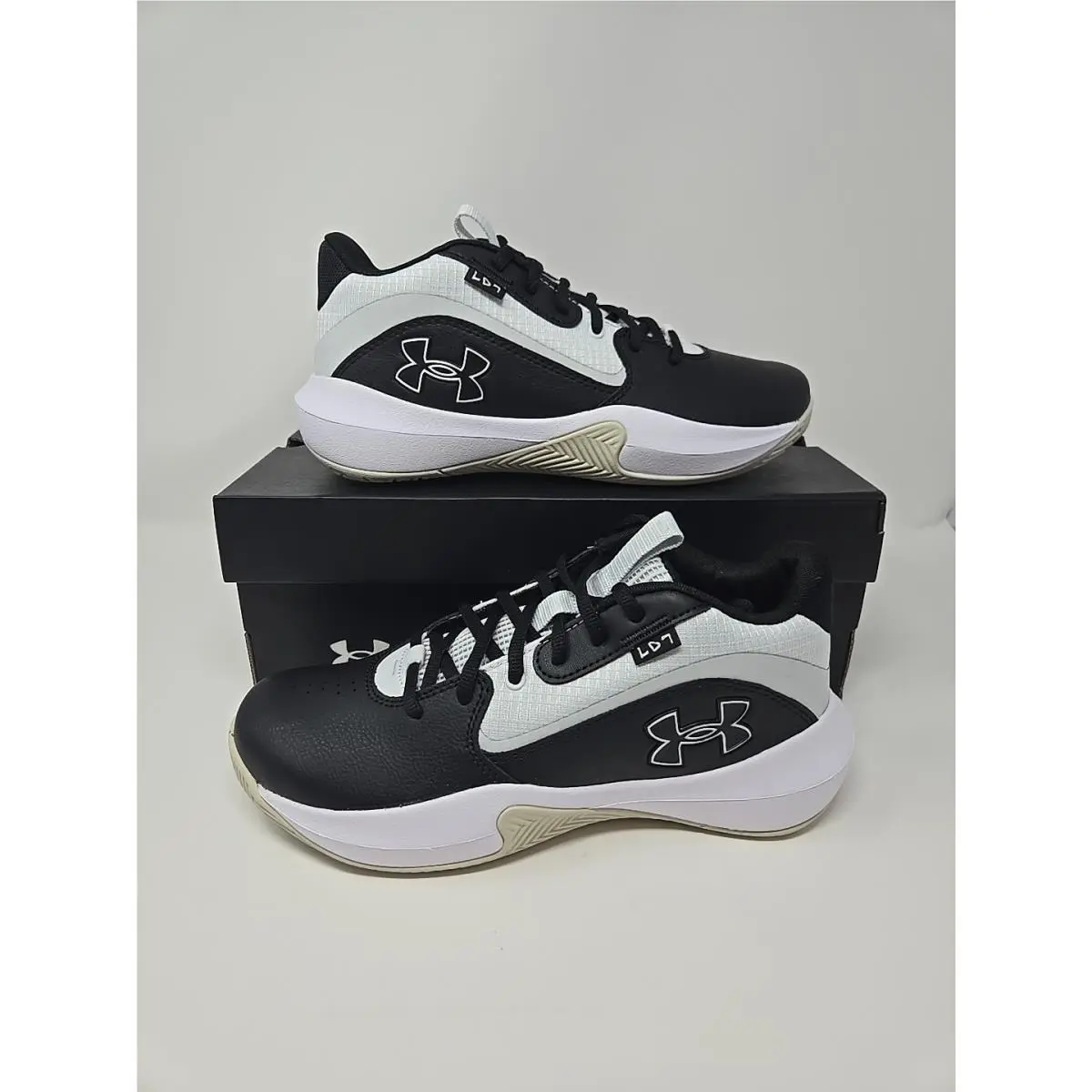 Under Armour Lockdown 7 Basketball Shoes Sneakers Black White 3028512-002 m wm