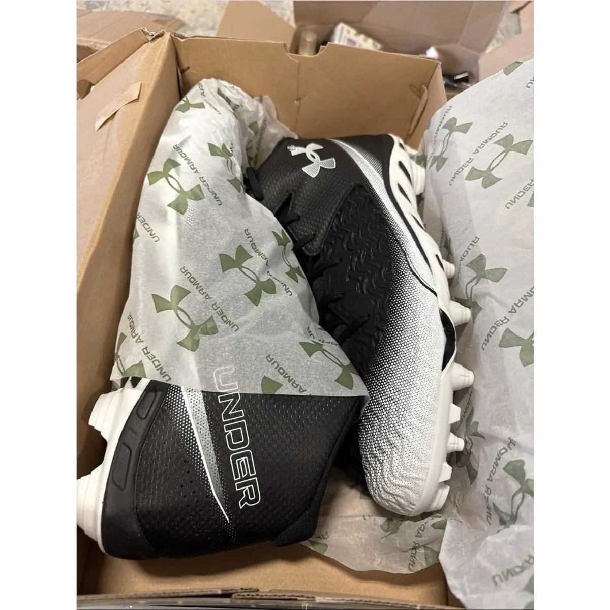 Under Armour shoes - Under Armour Spotlight - Spotlight - Black 2