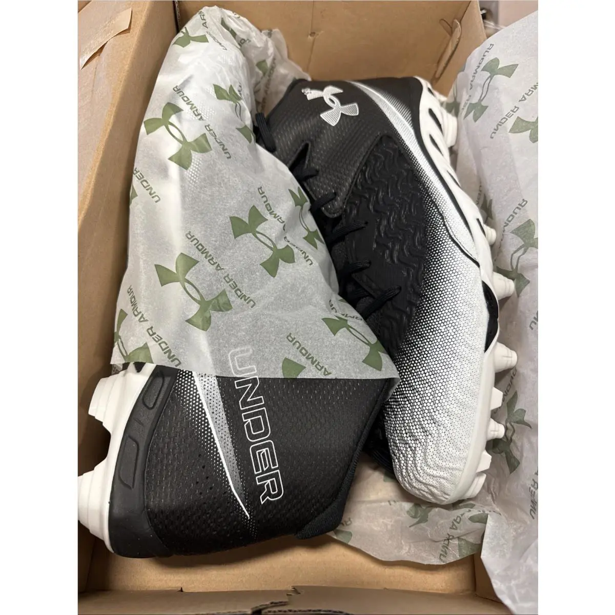 Under Armour shoes - Under Armour Spotlight - Spotlight - Black 3