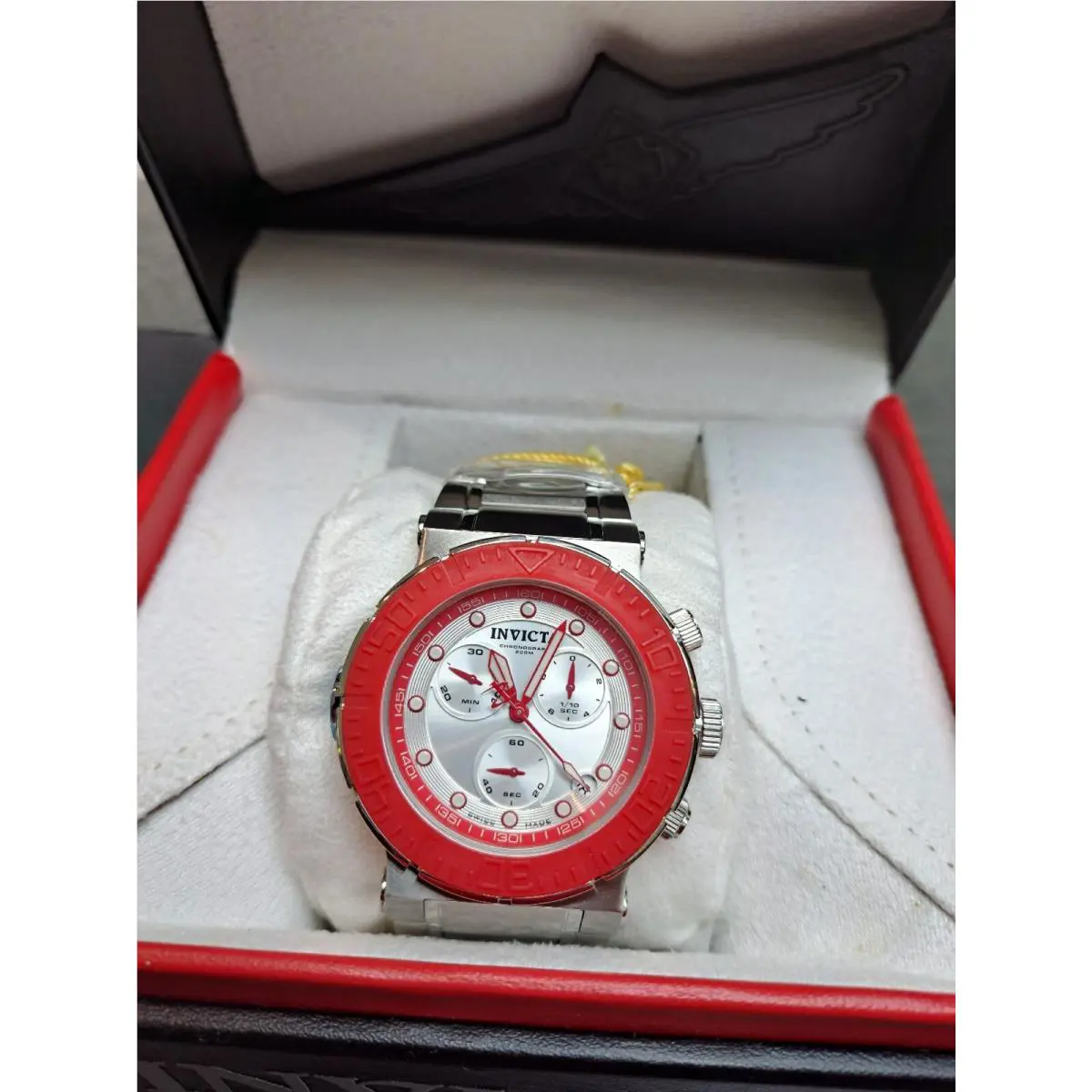 Red/white  Reserve Mens Watch with Papers 10930 by Invicta