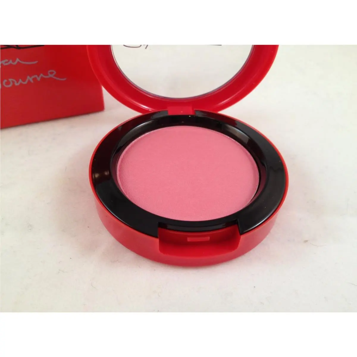 Mac Limited Edition Powder Blush Osbourne Proenza Toledo Simpsons Rocky Horror Peaches & Creme (Sharon Osbourne) by MAC Cosmetics