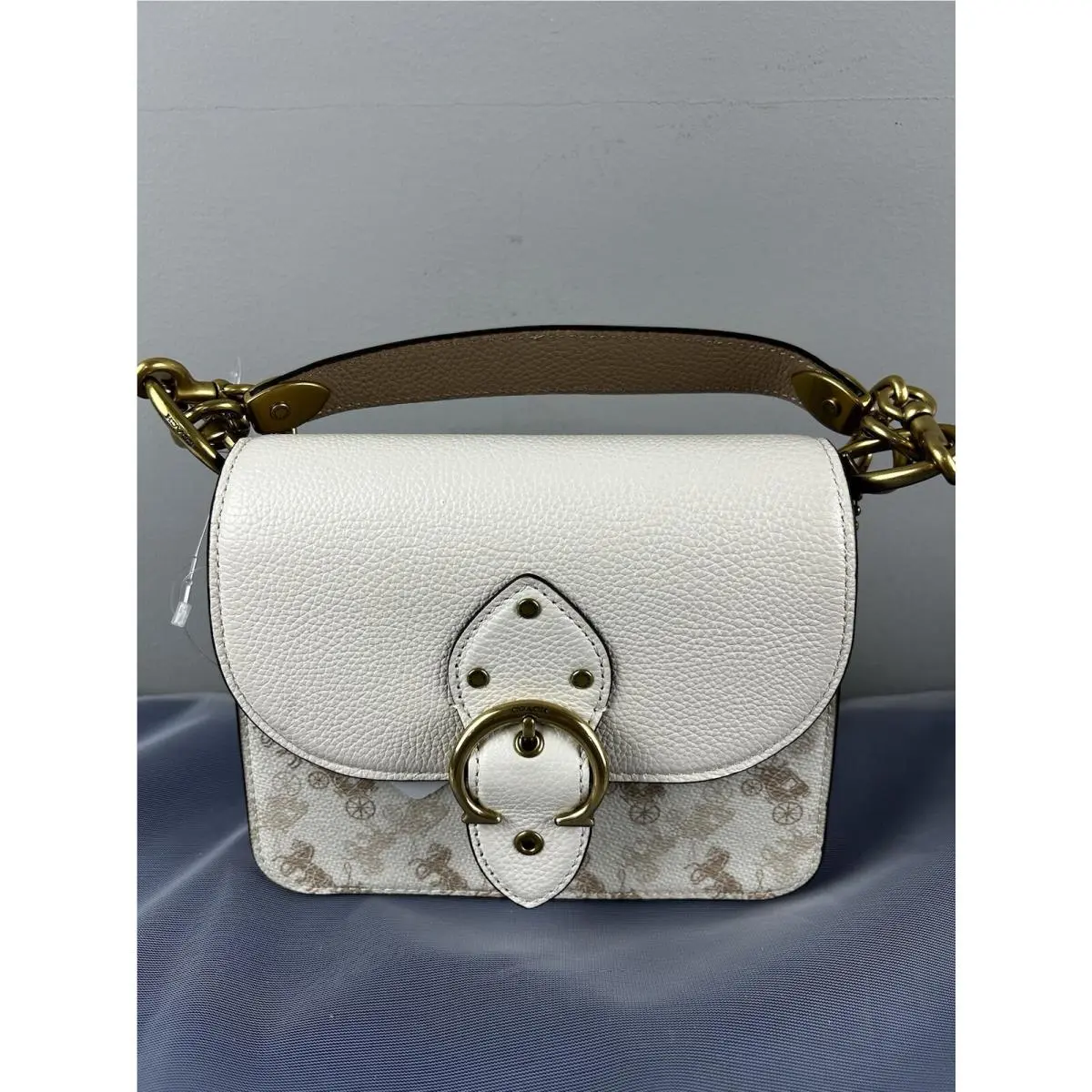 Net Coach Beat Taupe Shoulder Bag 18 with Horse and Carriage Print Truffle White