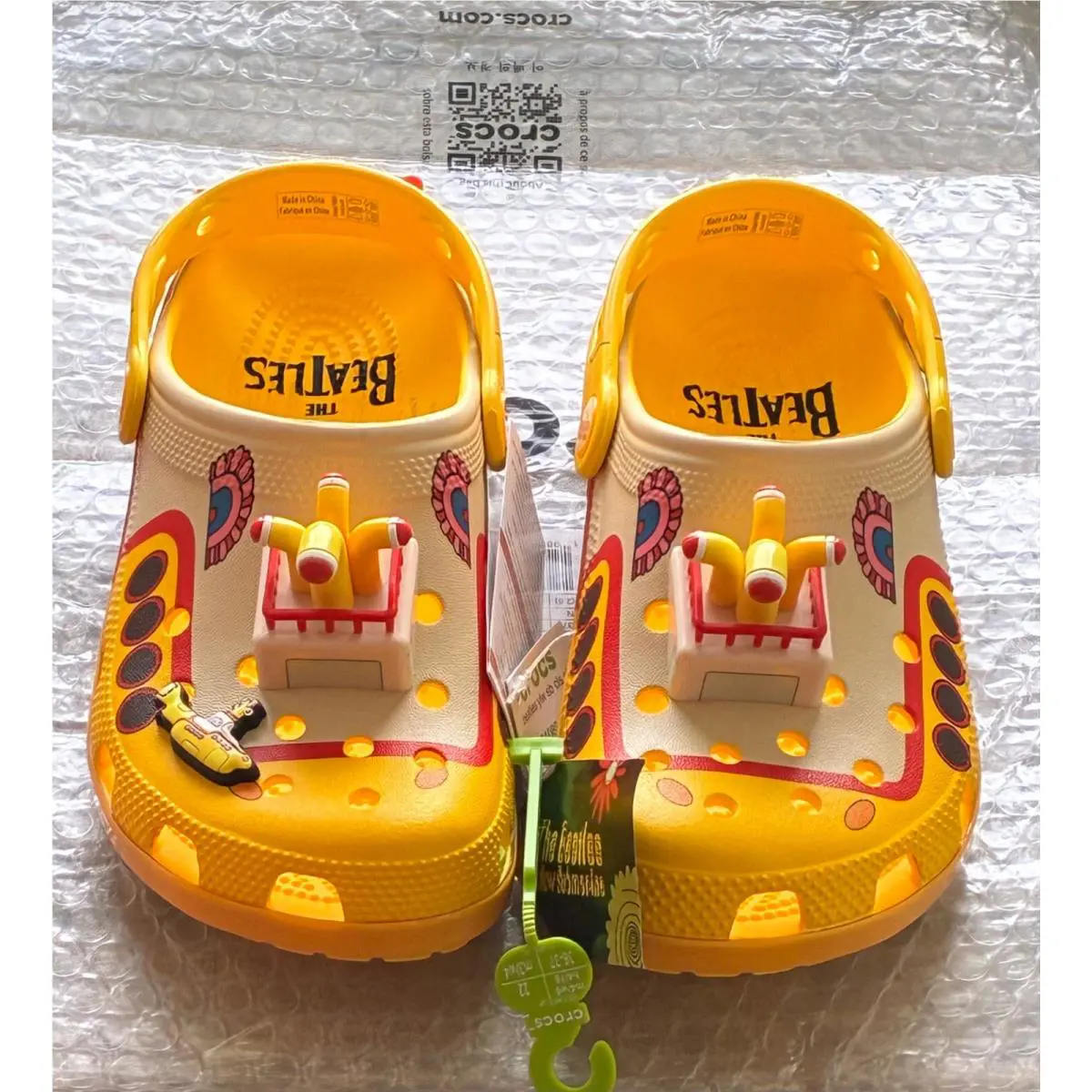 Crocs shoes - Classic Clog - Classic Clog - 210893-90H - YELLOW SUBMARIE, Manufacturer: 210893-90H 0