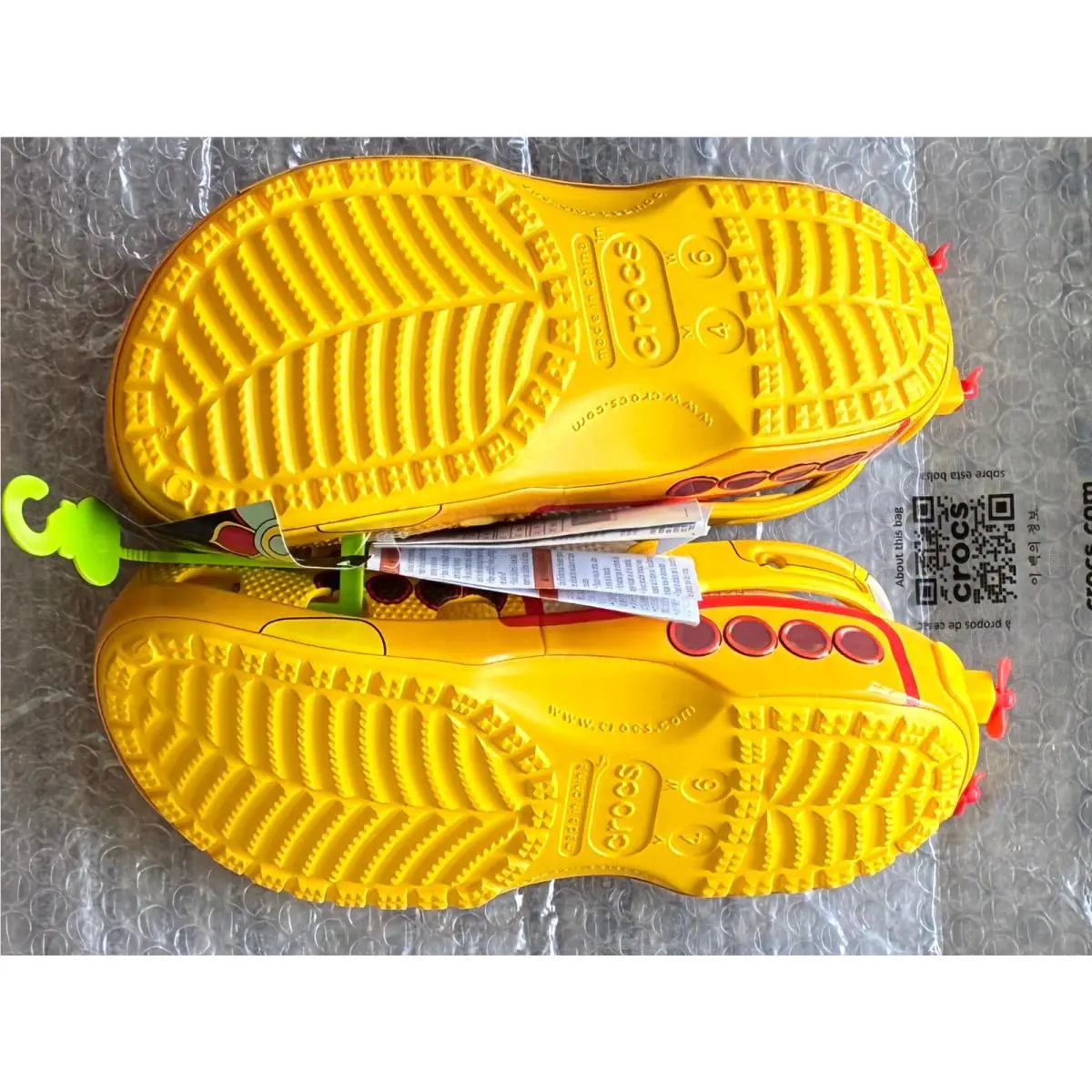 Crocs shoes - Classic Clog - Classic Clog - 210893-90H - YELLOW SUBMARIE, Manufacturer: 210893-90H 2