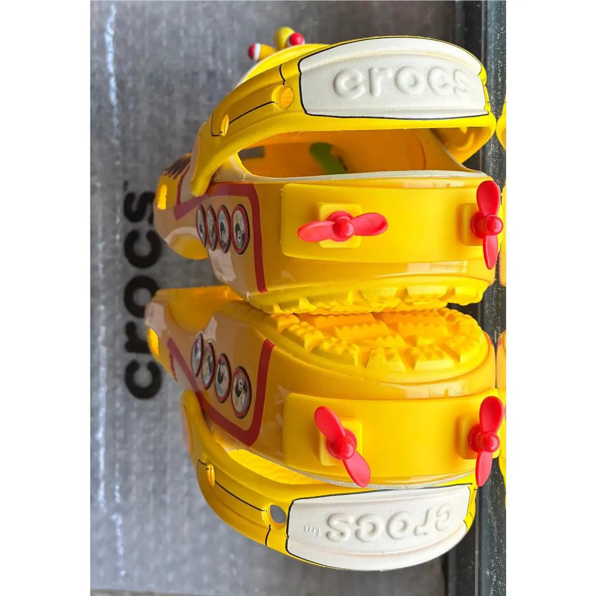 Crocs shoes - Classic Clog - Classic Clog - 210893-90H - YELLOW SUBMARIE, Manufacturer: 210893-90H 3