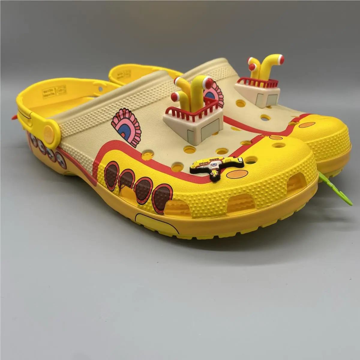 Crocs x The Beatles Yellow Submarine Sandals Mens US 12 210893-90H
