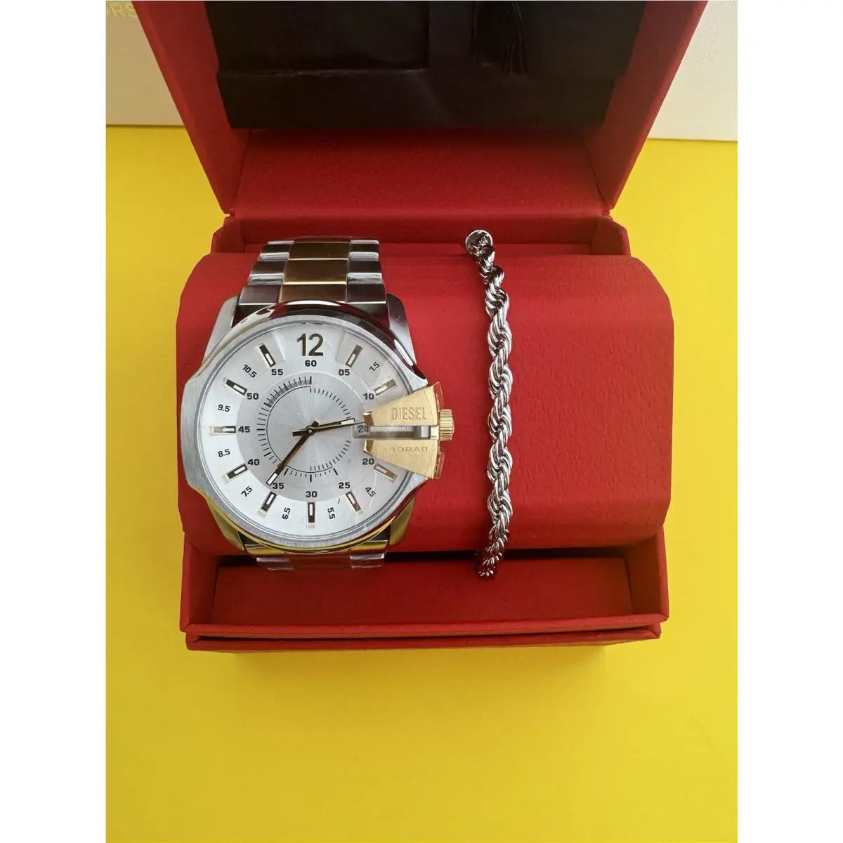 Branew Gift Set Diesel Master Chief Two-tone Men`s Watch with Bracelet DZ2182SET