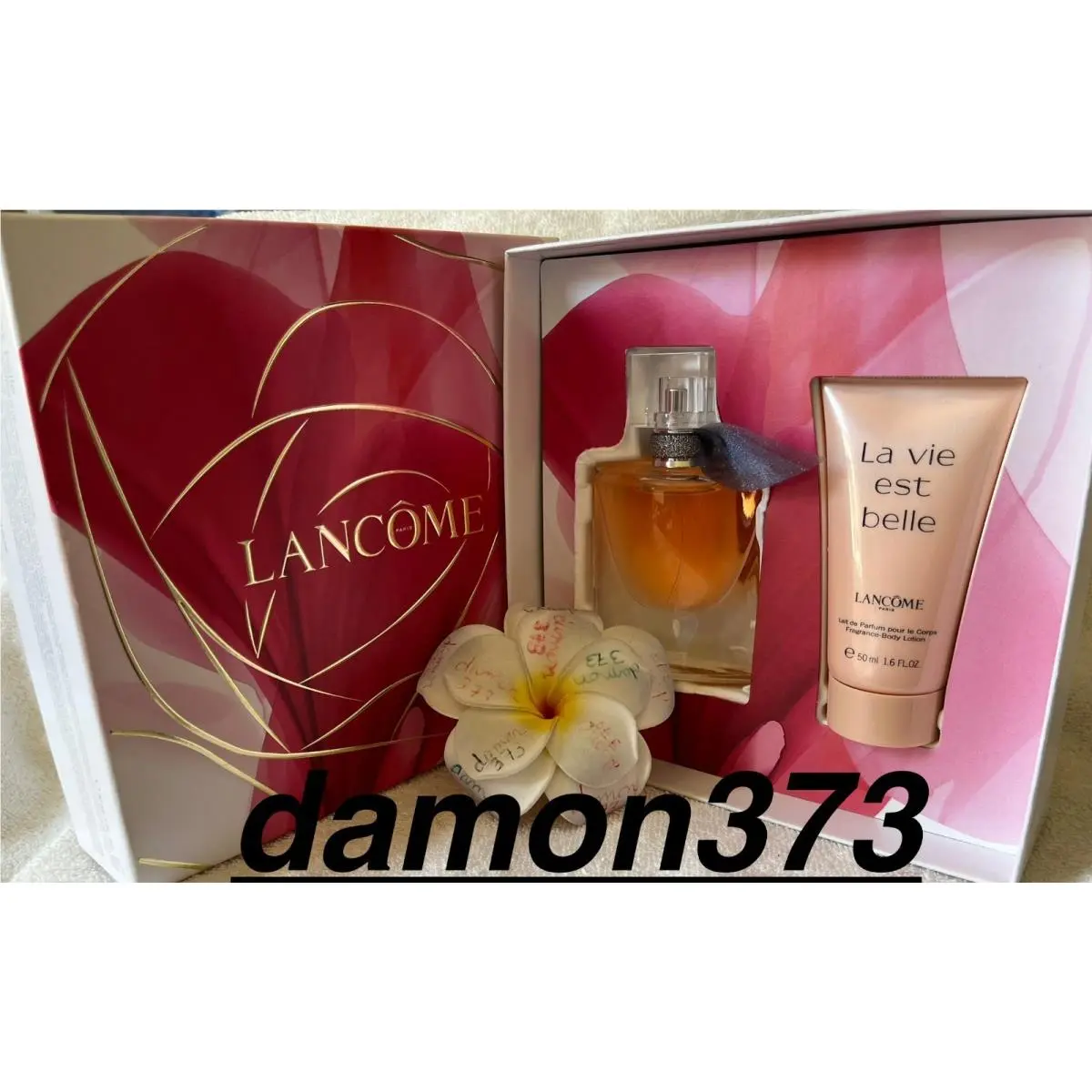 Lancôme La Vie Est Belle Perfume Set Eau DE PARFUM:1 FL Oz/lotion: 1.6 FL OZ