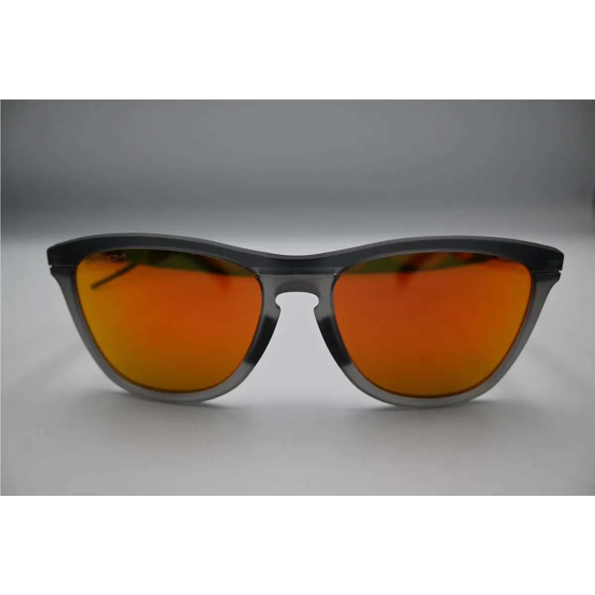 Sunglasses Frogskin Range Matte Grey Smoke/in Su 55 - 17 -136 by Oakley