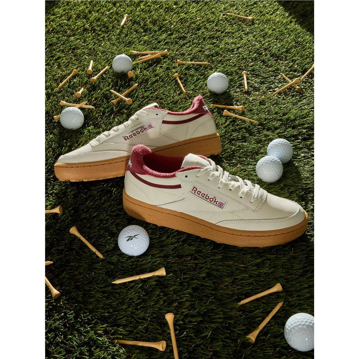 Reebok shoes - Off White/Burgundy 6