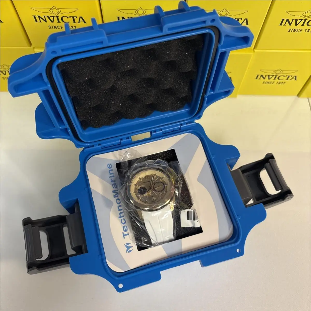 Technomarine TM-318101 Men`s Ocean Nomad 43mm Watch w/ Waterproof Case by TechnoMarine