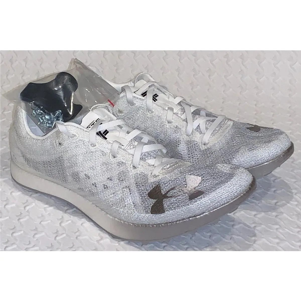 Under Armour Shakedown Elite Distance White Silver Track Spike Shoes Mens 9.5 10