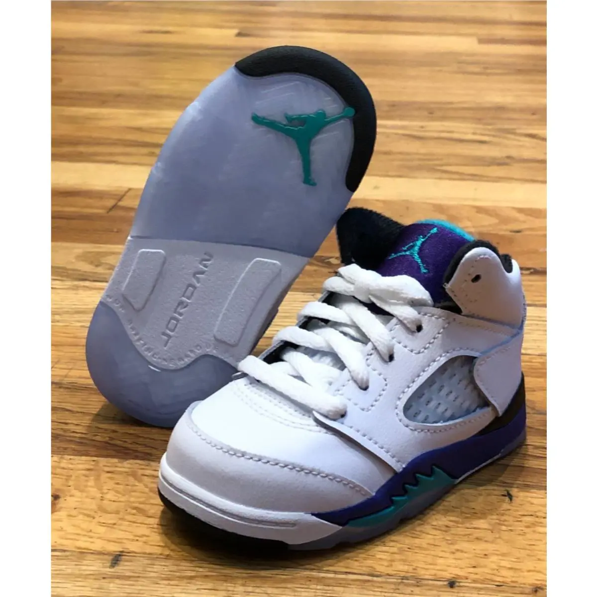 Nike shoes - Air Jordan 5 - Air - White 4