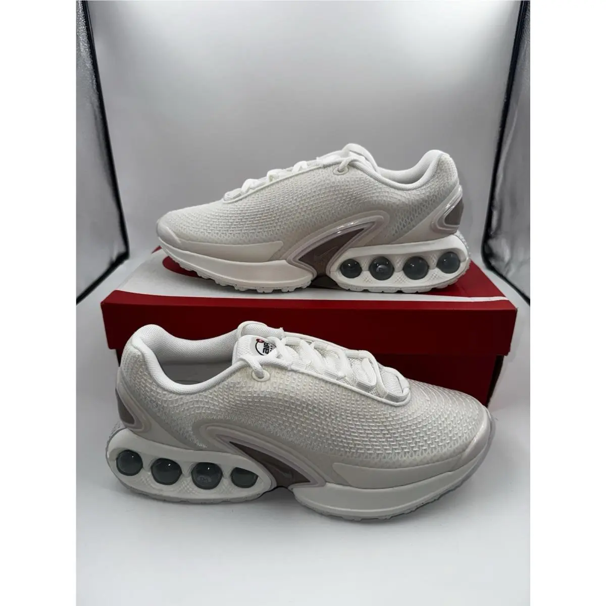 Nike Air Max DN SE Womens US 9 Sail Light Soft Pink Running Shoes HV4436-133