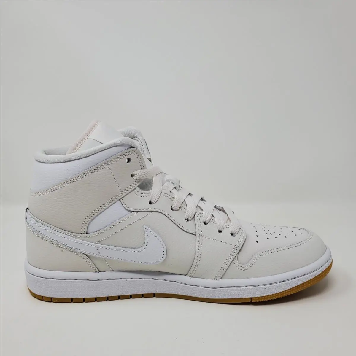 Nike shoes - Air Jordan 1 Mid - Air Mid - BQ6472-021 - White 4