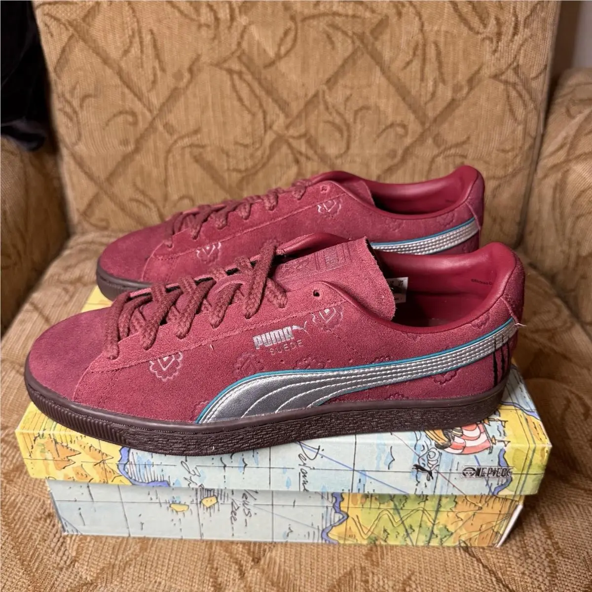 One Piece X  Suede Red Hair Pirates Shanks Size 9— 396521 - 01 by Puma