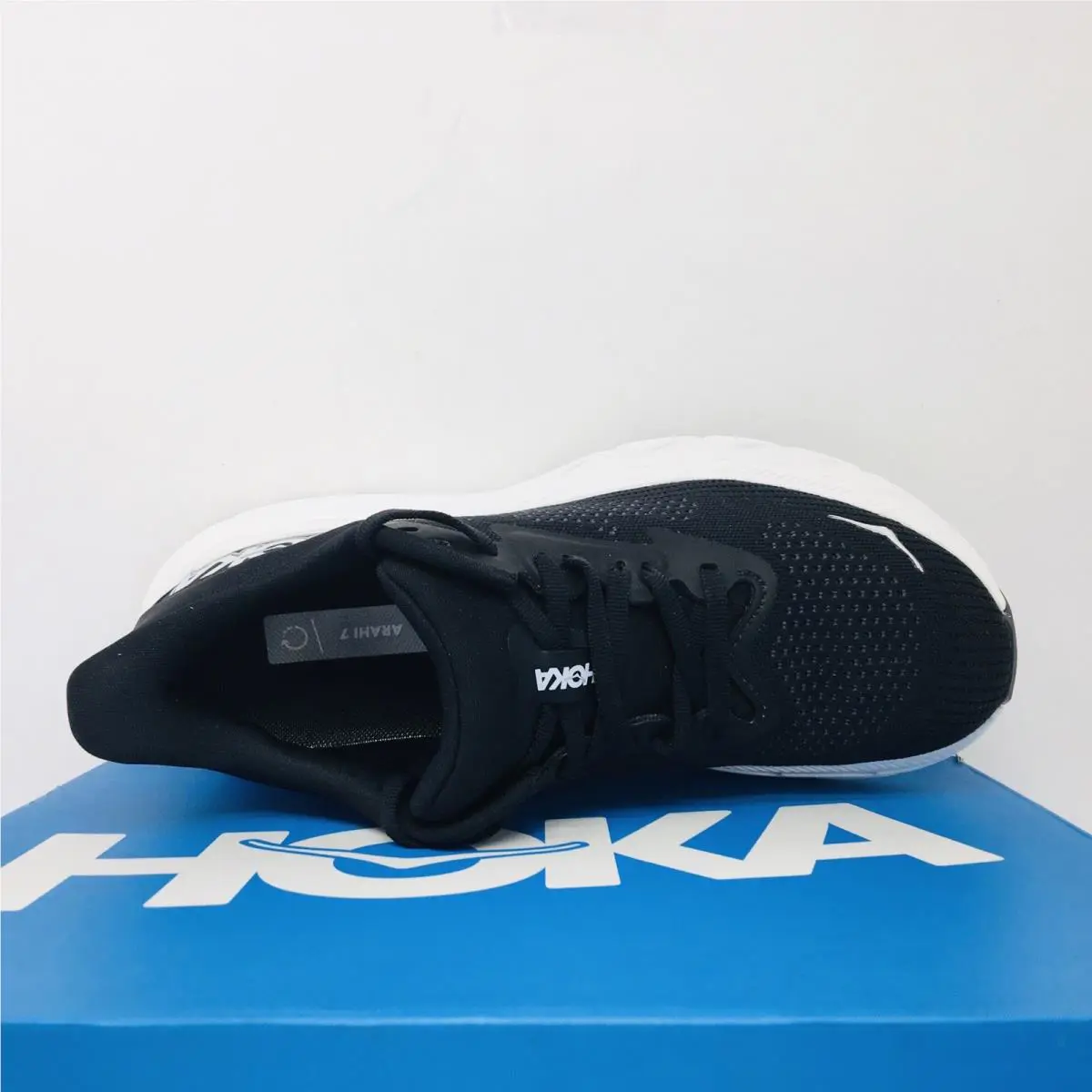 Hoka shoes - Hoka One One HOKA Arahi 7 - 1147851-BWHT - Black 5