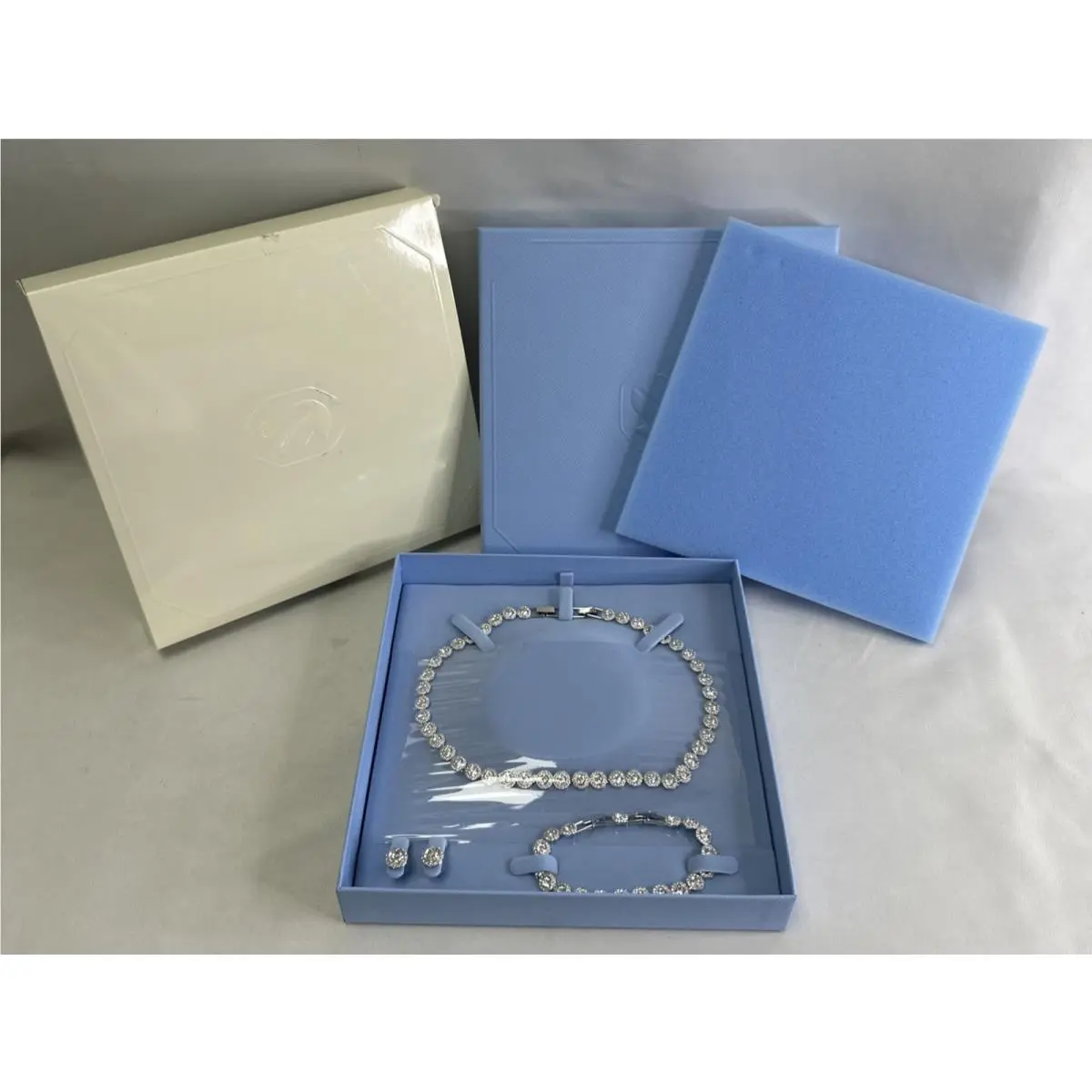 Swarovski Una Angelic Set Necklace Earrings Bracelet Round Cut 5367853