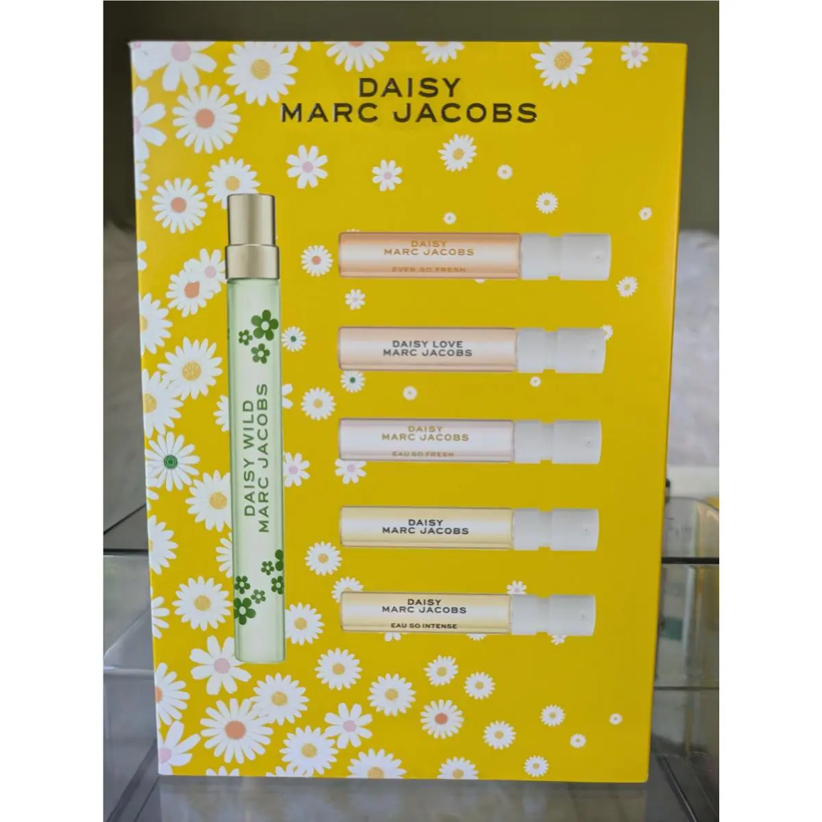 Marc Jacobs Daisy Wild + Five 5 Daisy Collection Perfume Discovery Set Limited