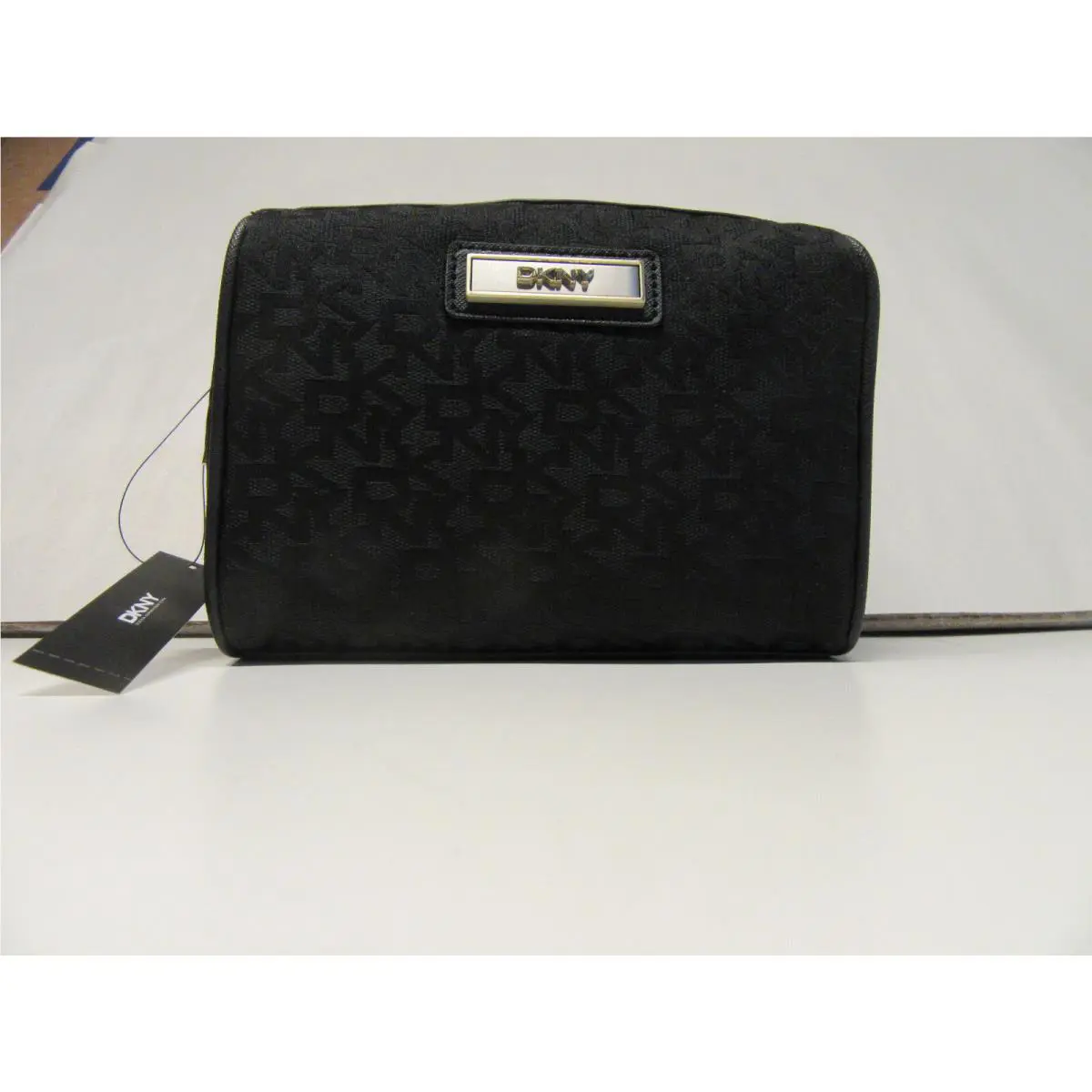 Dkny Slgs-heritage Cosmetic Bag with Saffiano Leather Trim Black/black
