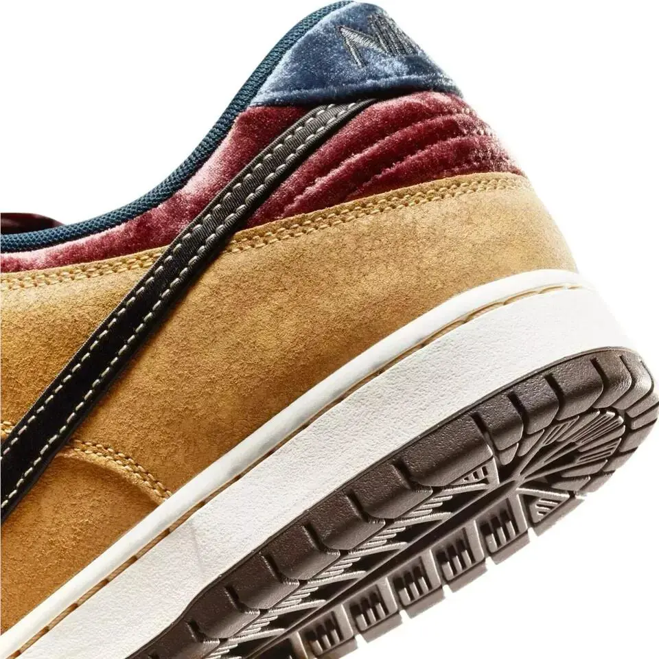 Nike shoes - Nike Dunk Low Pro SB - FZ1278-200 - Gold 3