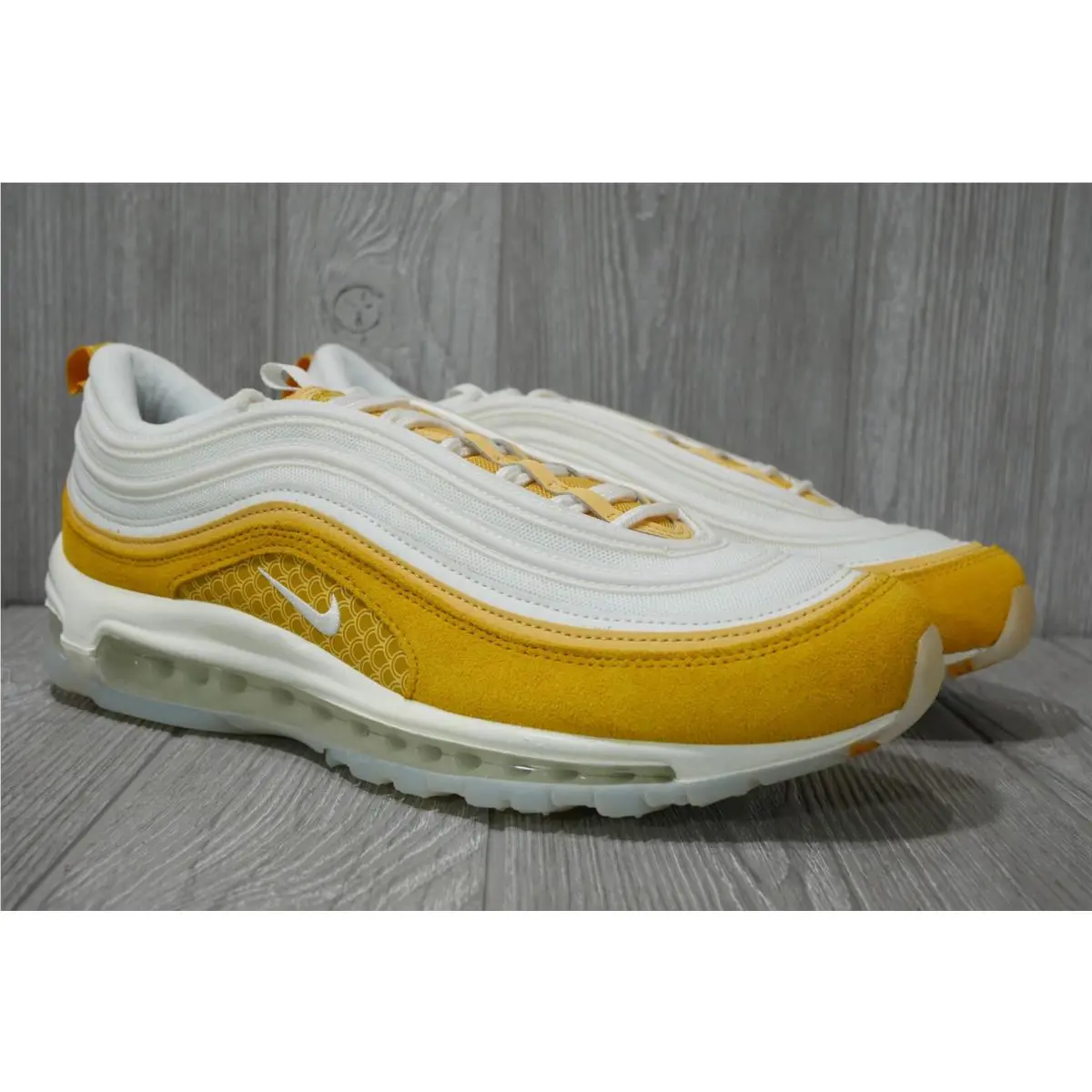 Nike shoes - DQ9011100 - DQ9011-100 - Yellow 1