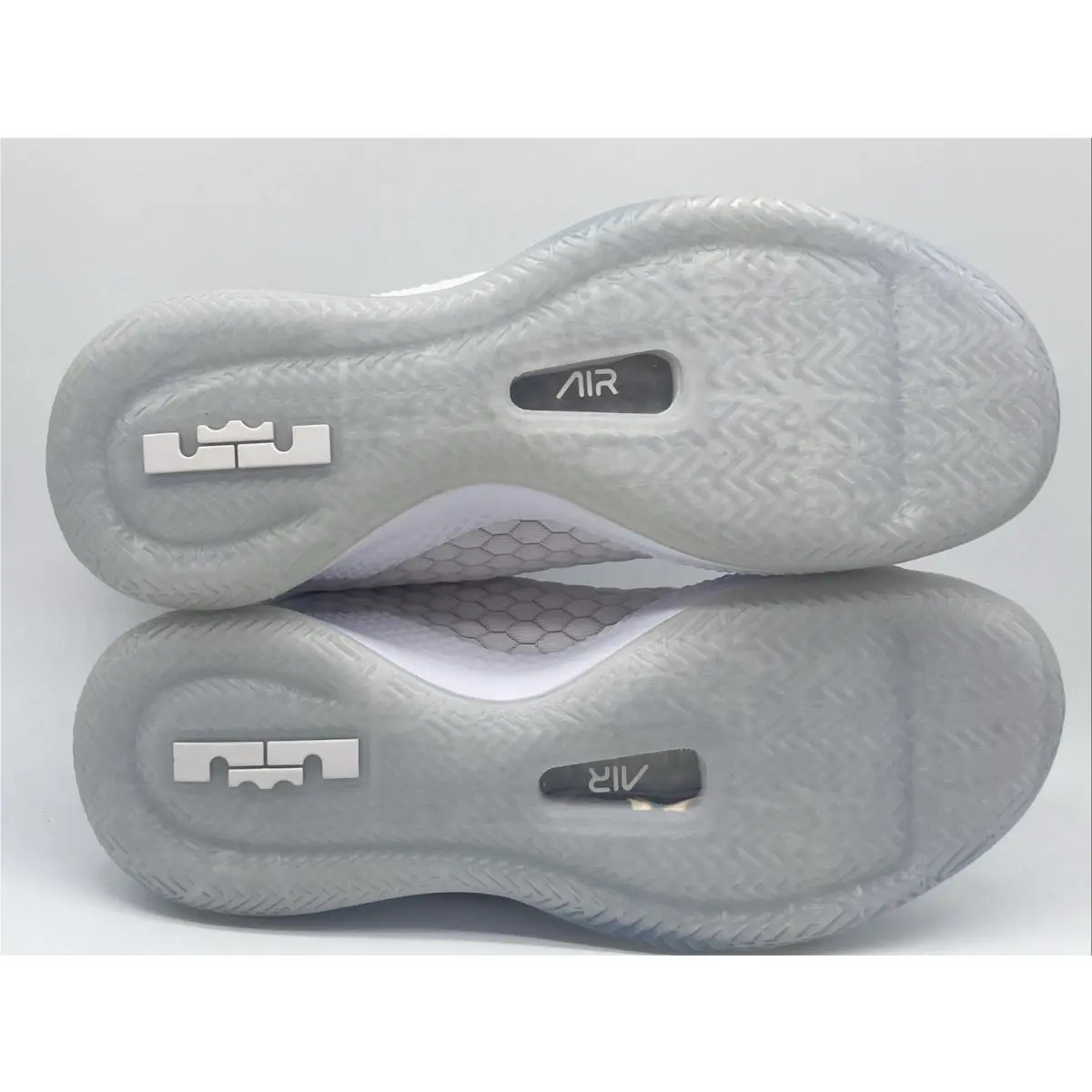 Nike shoes - Nike Lebron Witness III PRM - AO4433-101 - White/Chrome-Pure Platinum 4