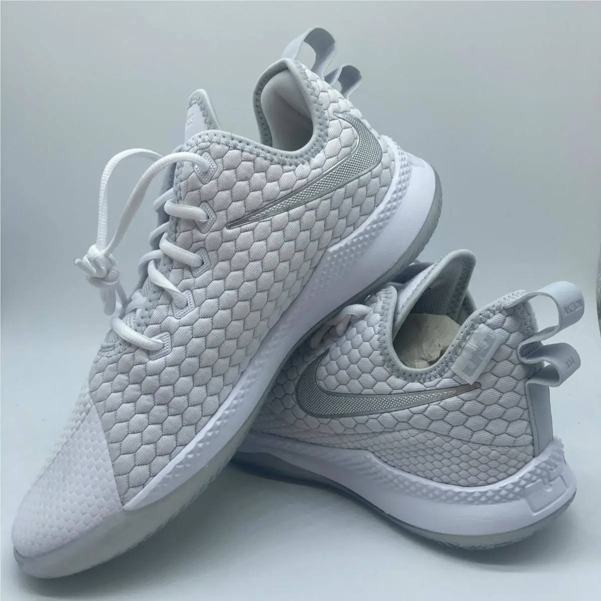 Nike shoes - Nike Lebron Witness III PRM - AO4433-101 - White/Chrome-Pure Platinum 6