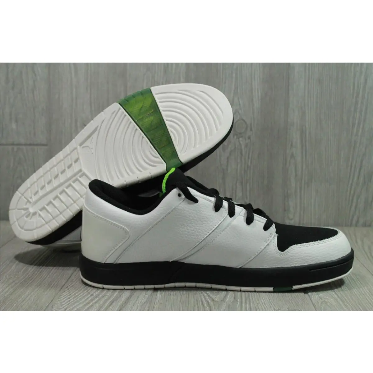 Nike shoes - Nike Retro - Retro - White 4