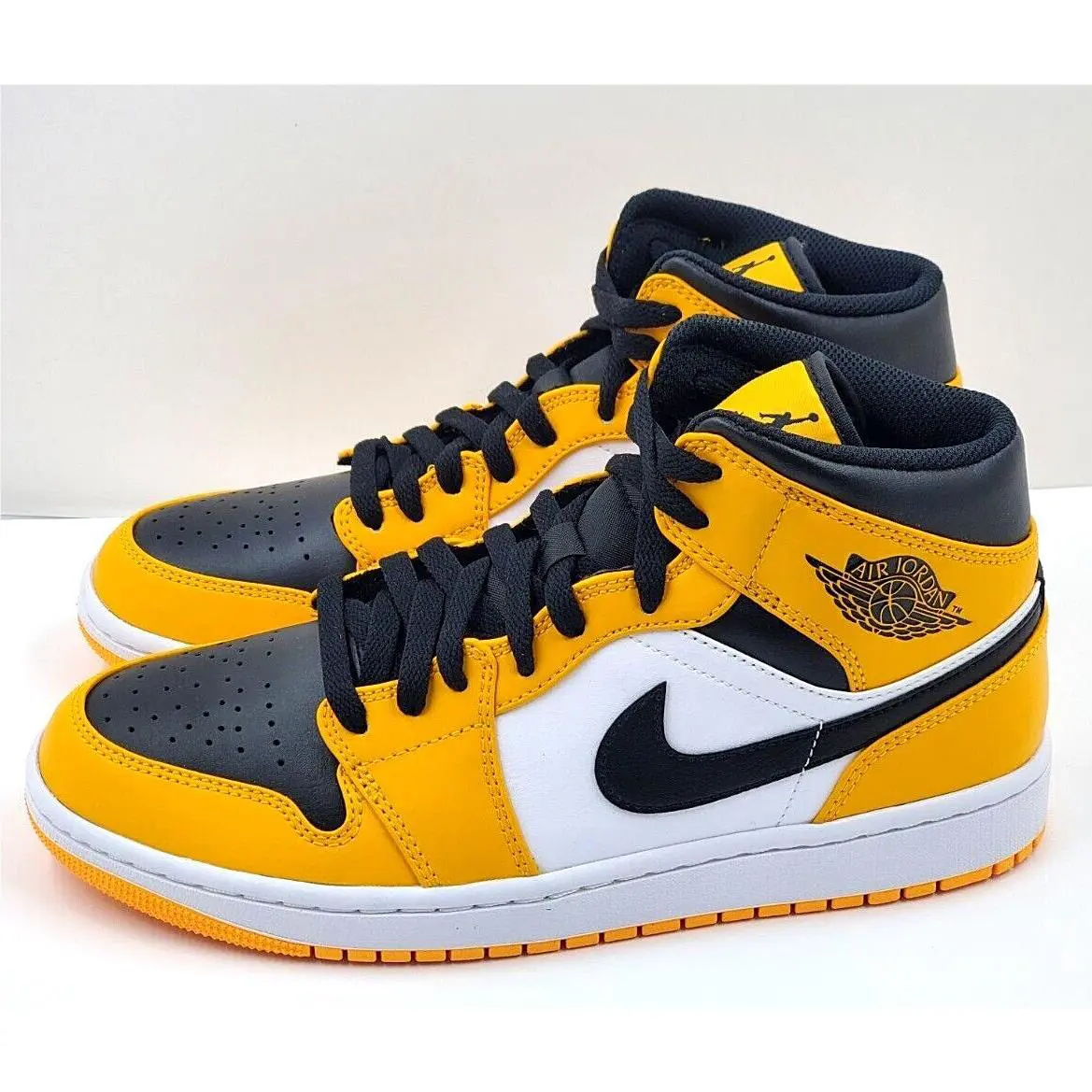 Nike shoes - Nike Air Jordan 1 - Air - 554724-701 - Yellow 2