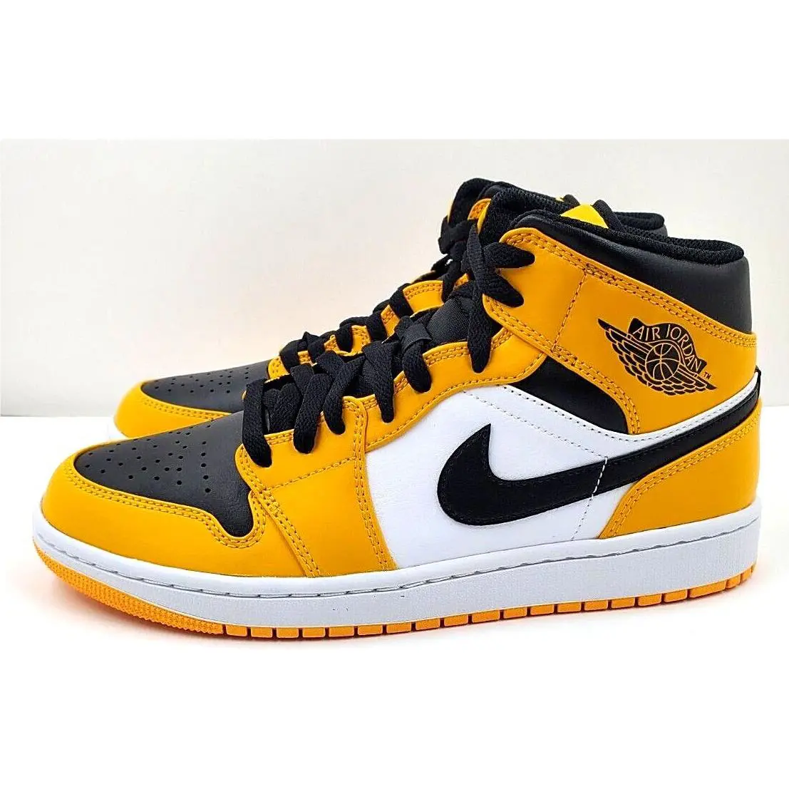 Nike shoes - Nike Air Jordan 1 - Air - 554724-701 - Yellow 3