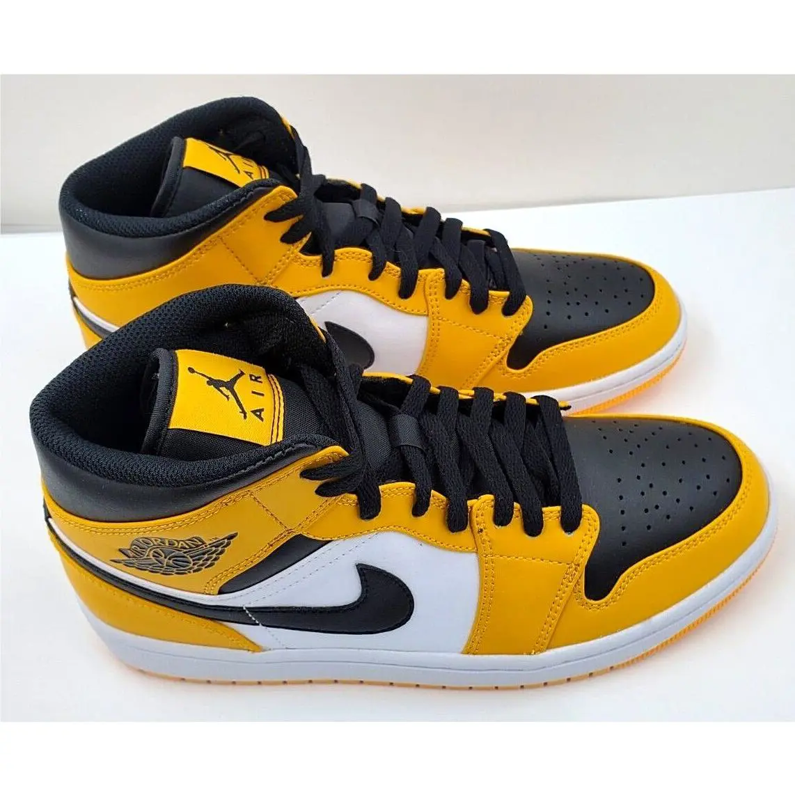 Nike shoes - Nike Air Jordan 1 - Air - 554724-701 - Yellow 4