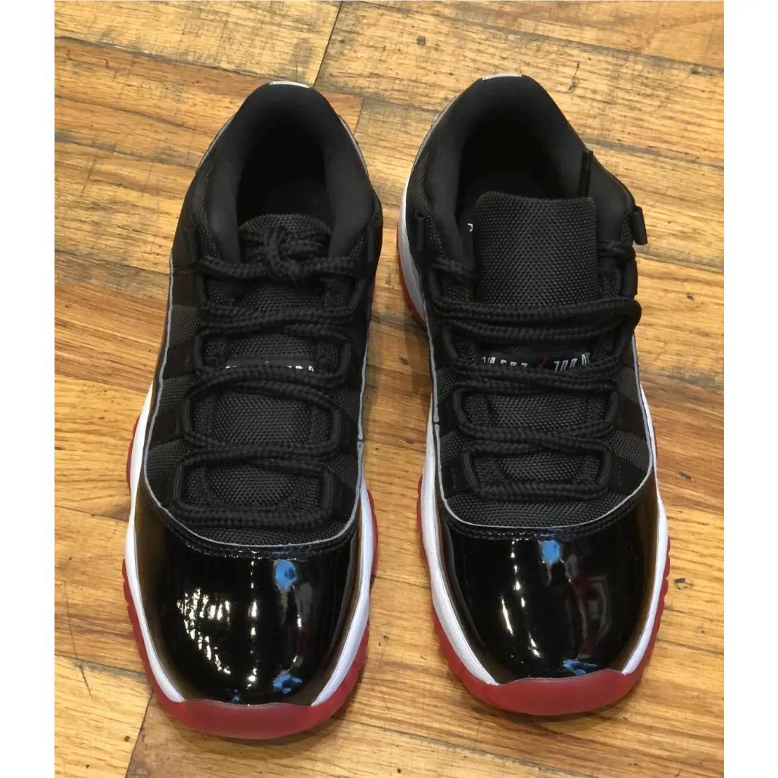 Nike shoes - Air Jordan 11 - Air - Black 3