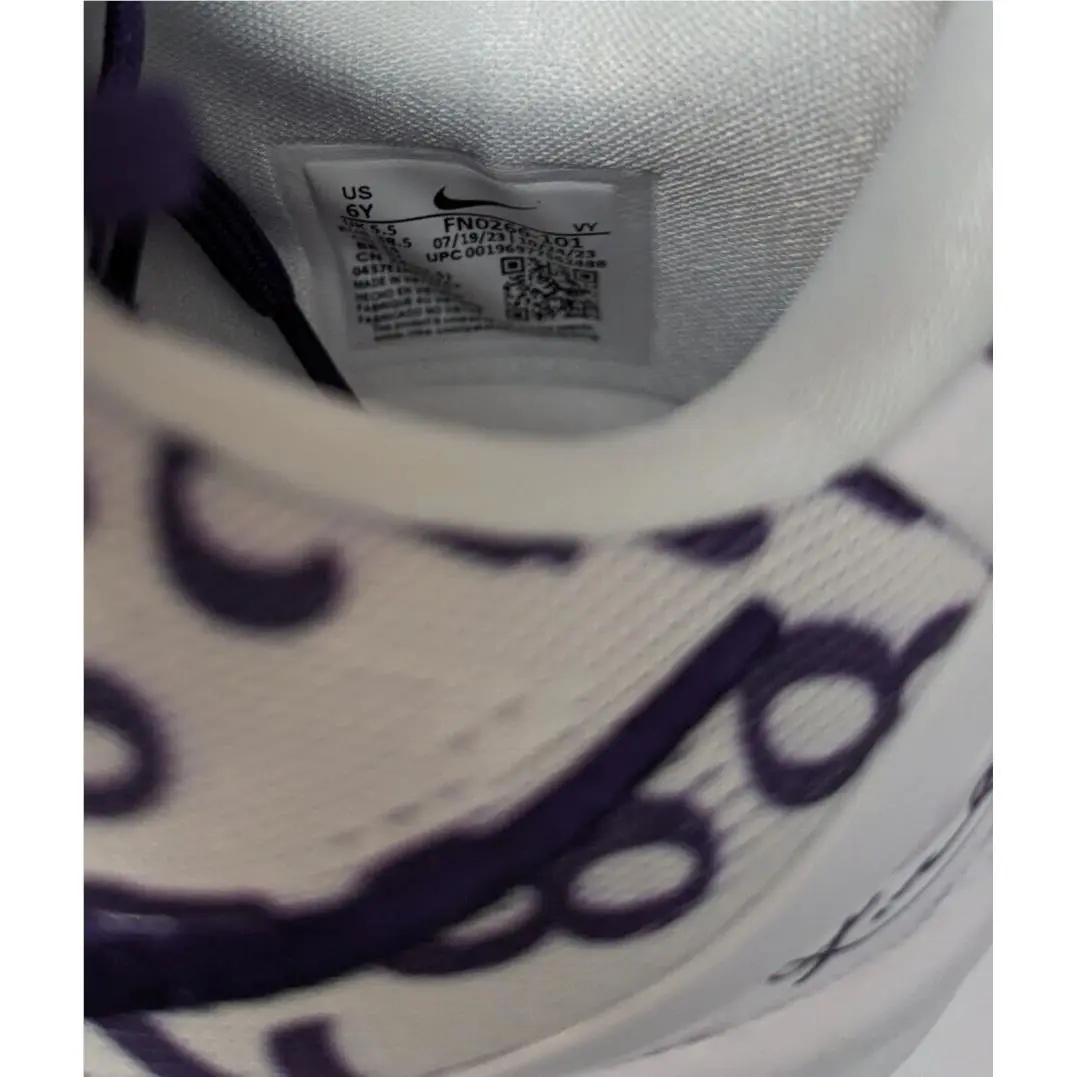 Nike shoes - White 4