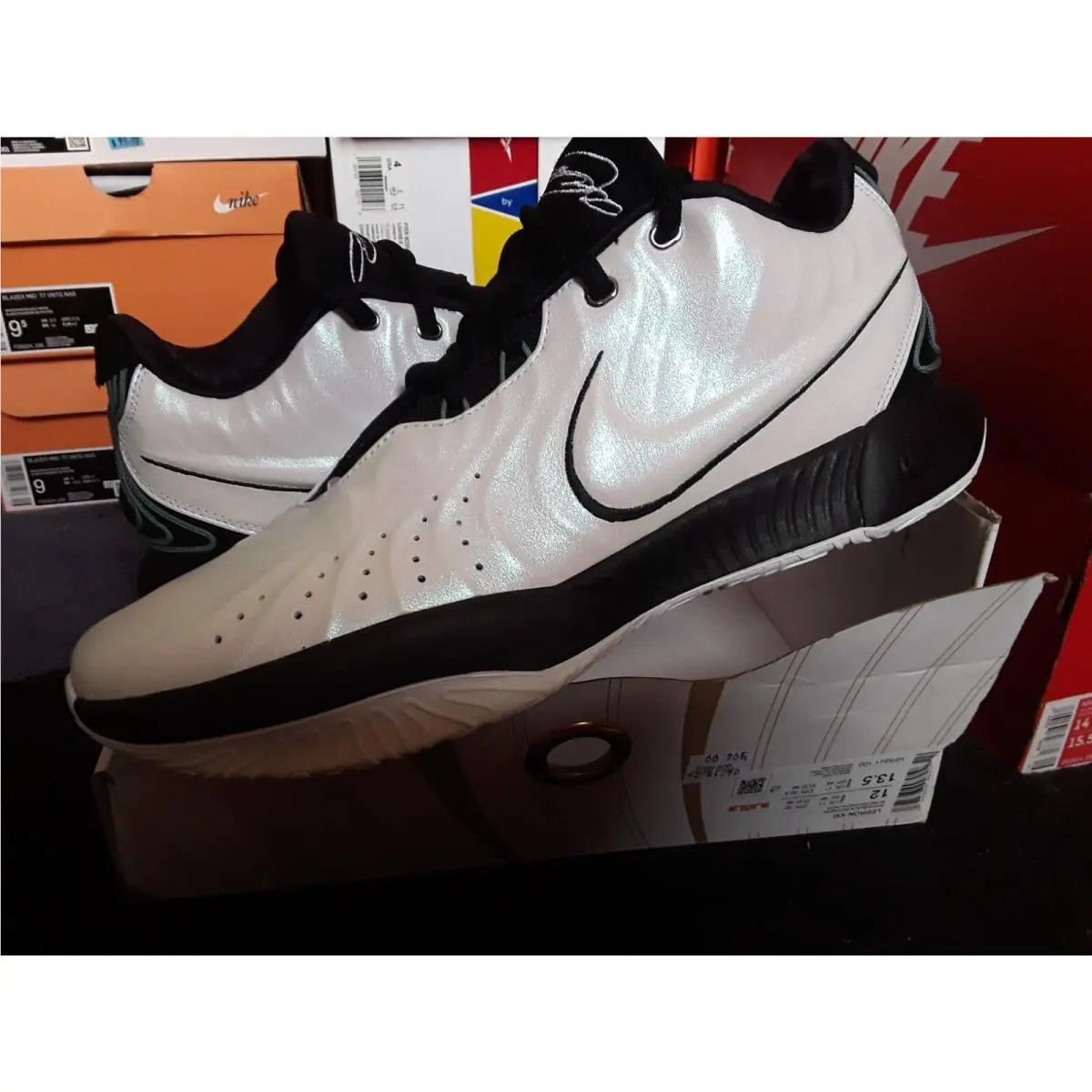 Nike shoes - Nike Air Zoom LeBron - Air Zoom LeBron - HF5841-100 - White 4