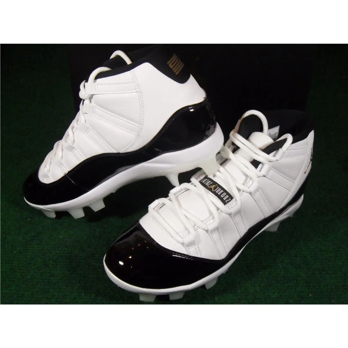 Nike shoes - Air Jordan Retro - Air Retro - White 4