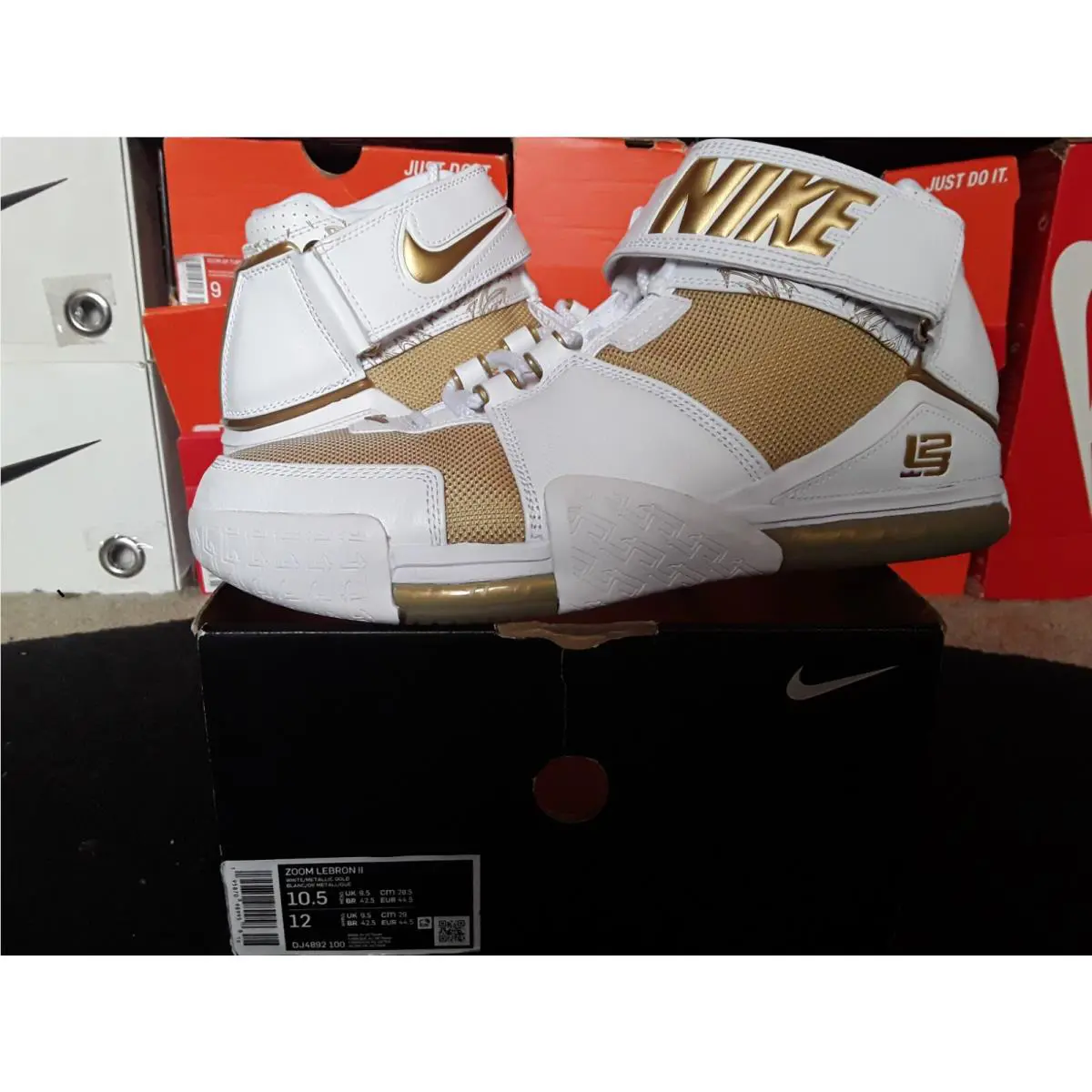 Nike shoes - Nike Air Zoom LeBron - Air Zoom LeBron - DJ4892-100 - White 0
