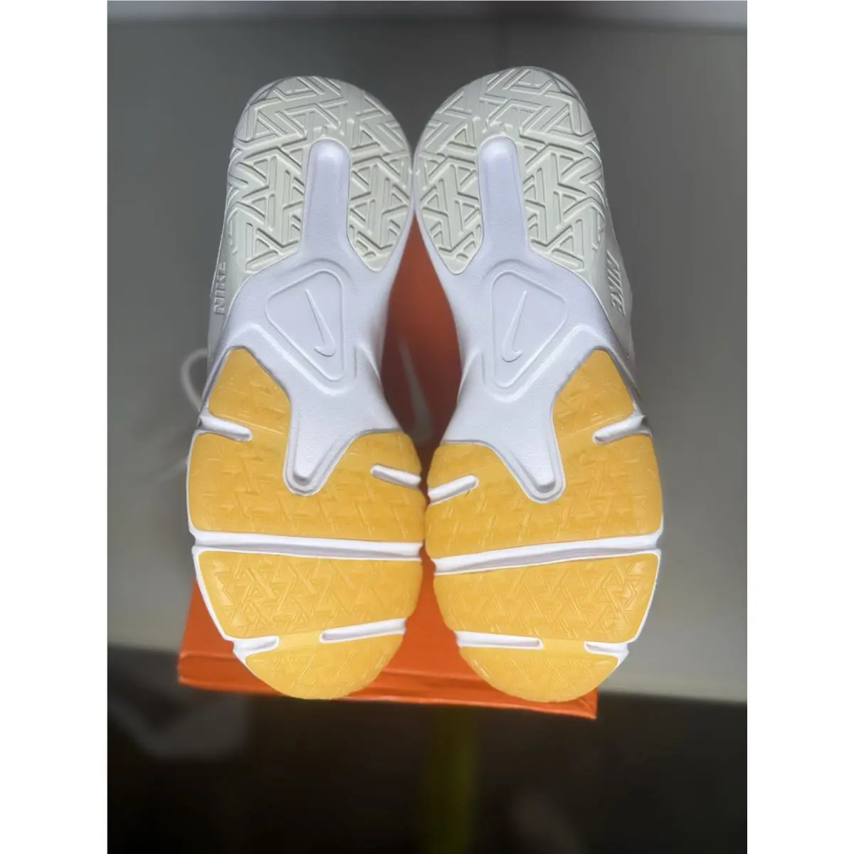 Nike shoes - Nike Legend - Legend - CQ9545-010 - White 4