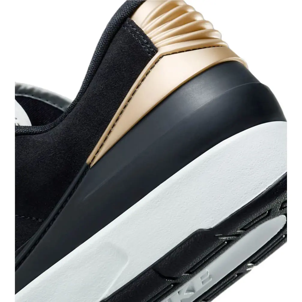 Nike shoes - Black/Metallic Gold/Red 5