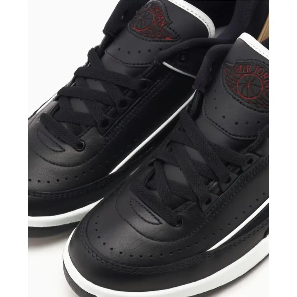 Nike shoes - Black/Metallic Gold/Red 11