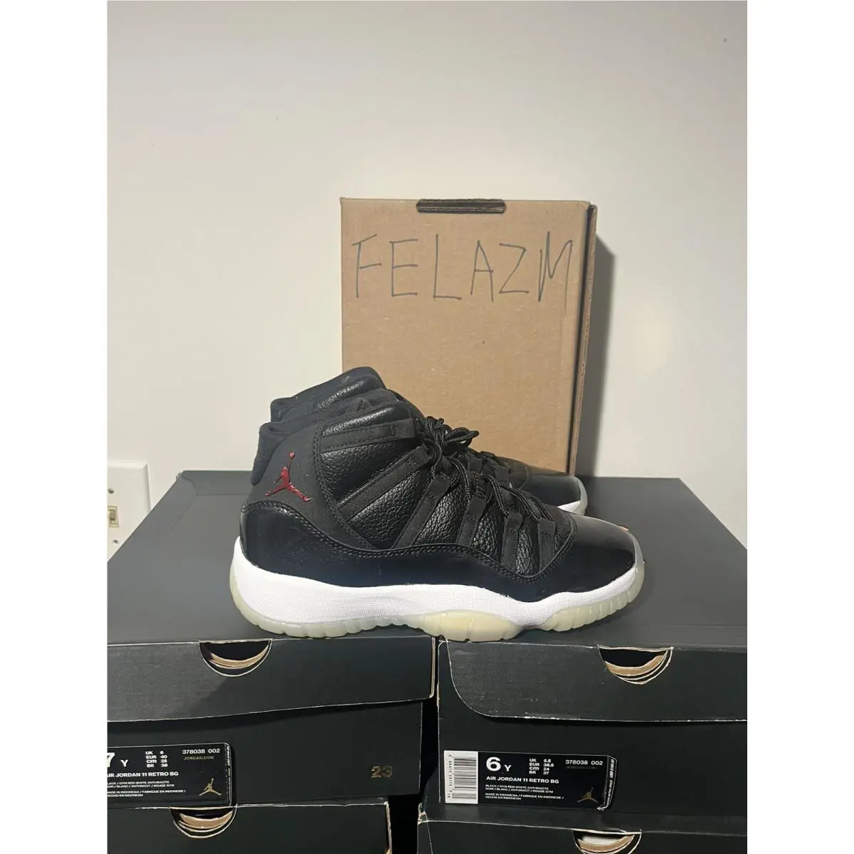 Nike shoes - Air Jordan 11 - Air - Multicolor 3