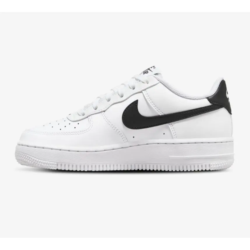 Nike shoes - White/Black 1