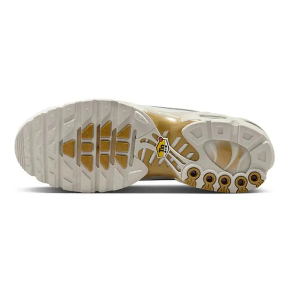 Nike shoes - Phantom / Metallic Gold 12