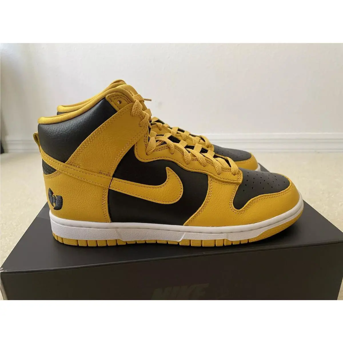 Nike shoes - Nike Retro - Retro - HJ4320-001 - Yellow 2