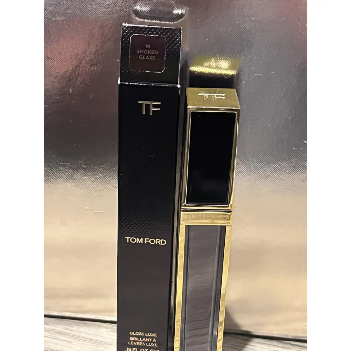 19 Smoked Glass Tom Ford Gloss Luxe