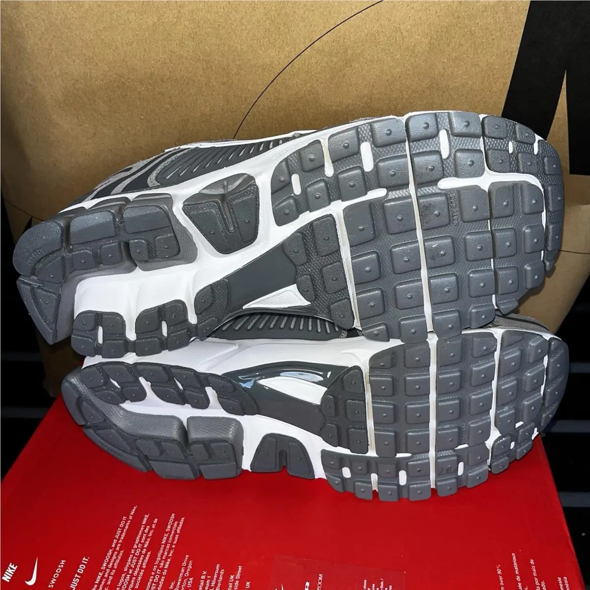 Nike shoes - Nike Zoom Vomero - Zoom Vomero - HF1553-003 - Gray 3