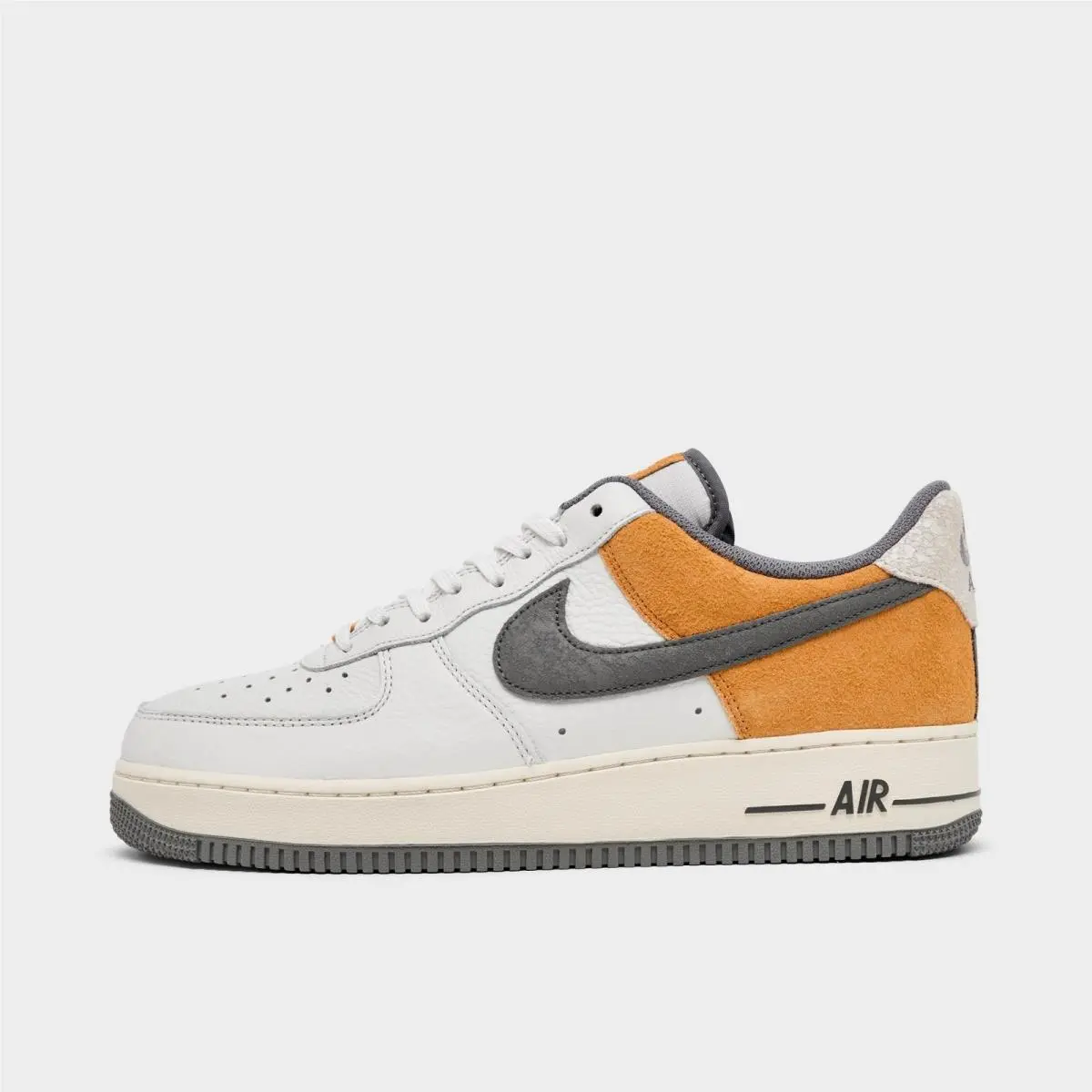 Nike shoes - Nike Air Force 1 `07 LV8 - IB7718-030 - White 0