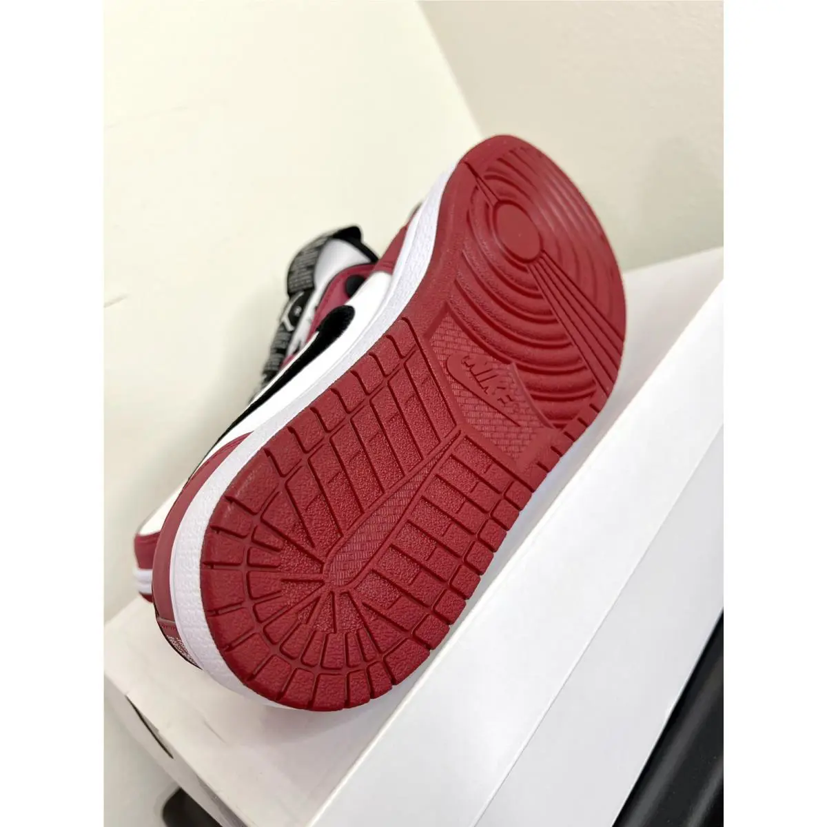 Nike shoes - Air Jordan 1 - Air - BQ8462601 - Red, Manufacturer: Varsity Red, White, Black 5